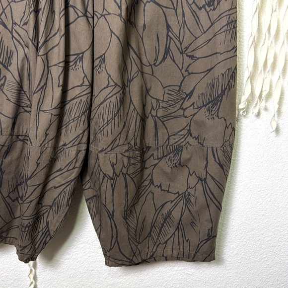 bryn Walker Brown and Black Floral Outline Print Cotton Oliver Pant Size Small - Picture 4 of 11